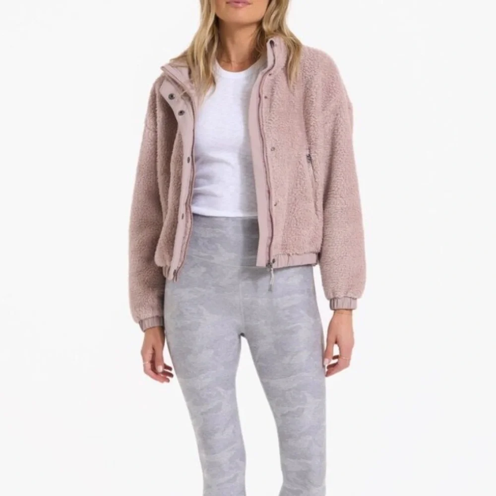 Vuori Alpine Women's Cream Fleece Jacket size Large - Picture 2 of 11